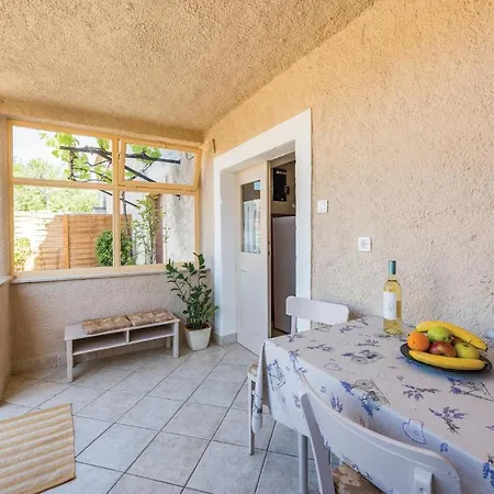 Three-bedroom In Holiday home