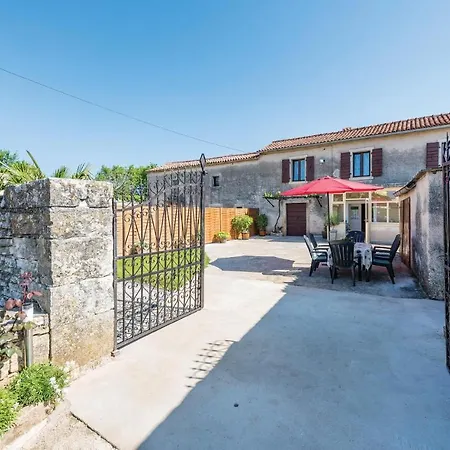 Three-bedroom In * Kringa