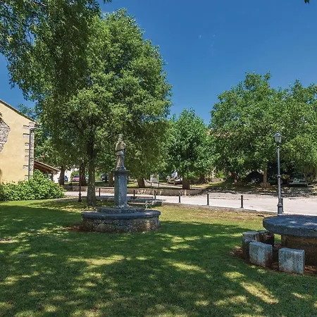 Vakantiehuis Three-bedroom In *