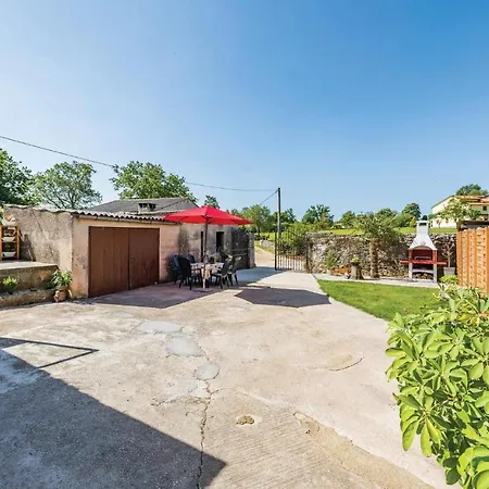 Σπίτι διακοπών Three-bedroom In *